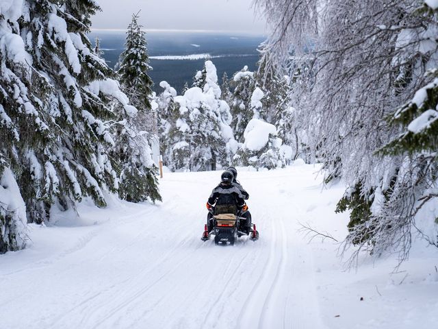 Avontuurlijke noorderlichtreis met kinderen naar Fins Lapland